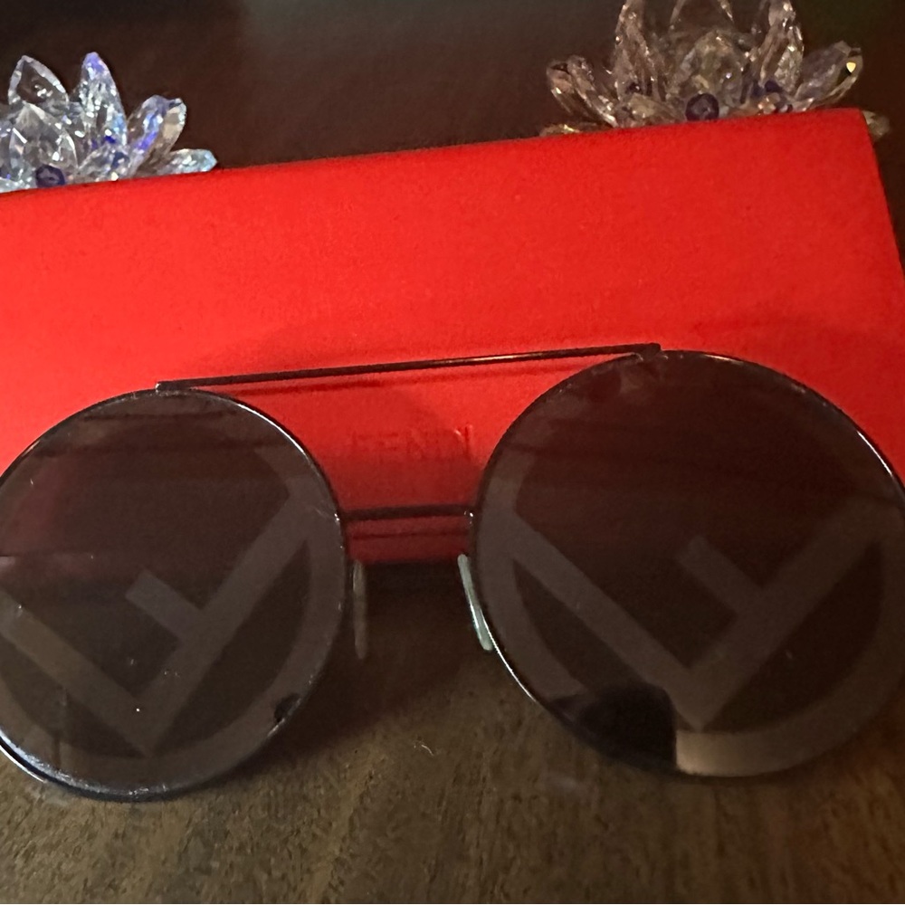 Fendi Black Round Sunglasses GUC